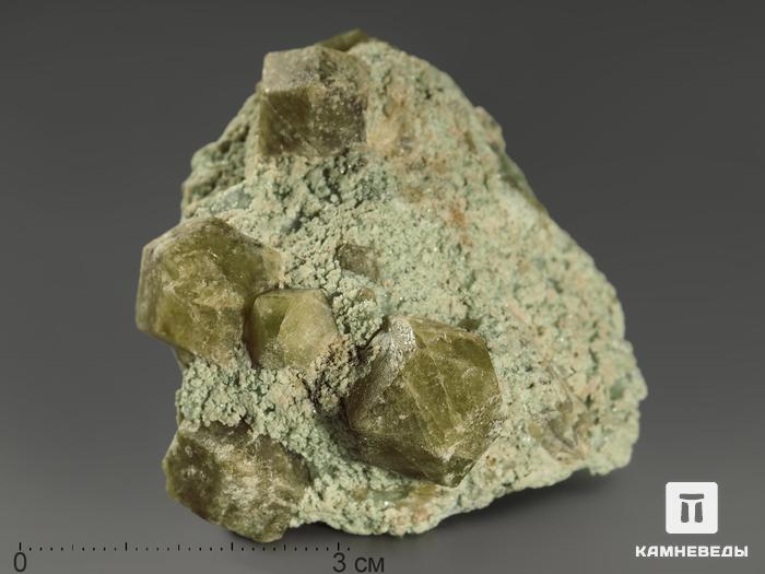 Кристаллы гроссуляра (зелёного граната) в породе, 5х4,5х3,3 см, 10256, фото 1