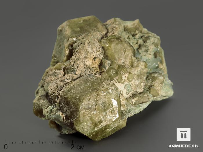 Кристаллы гроссуляра (зелёного граната) в породе, 5х4,2х2,8 см, 10258, фото 1