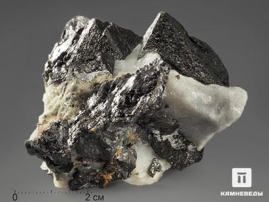 Магнетит. Магнетит, сросток кристаллов 6,5х4,5х3 см