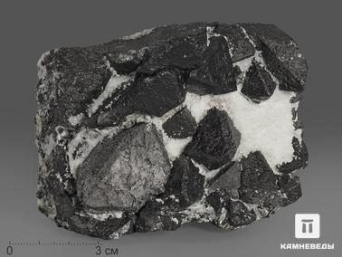 Магнетит. Магнетит, сросток кристаллов 9,5х7,1х6,1 см