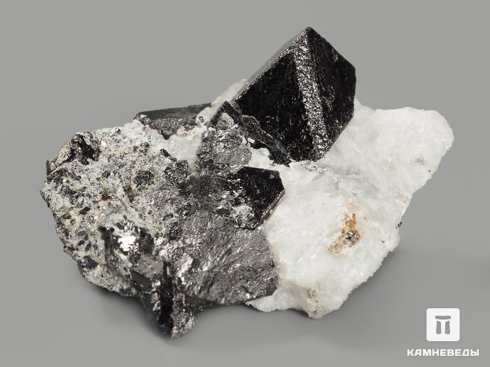 Магнетит, сросток кристаллов 5х3,7х2,3 см, 11441, фото 1