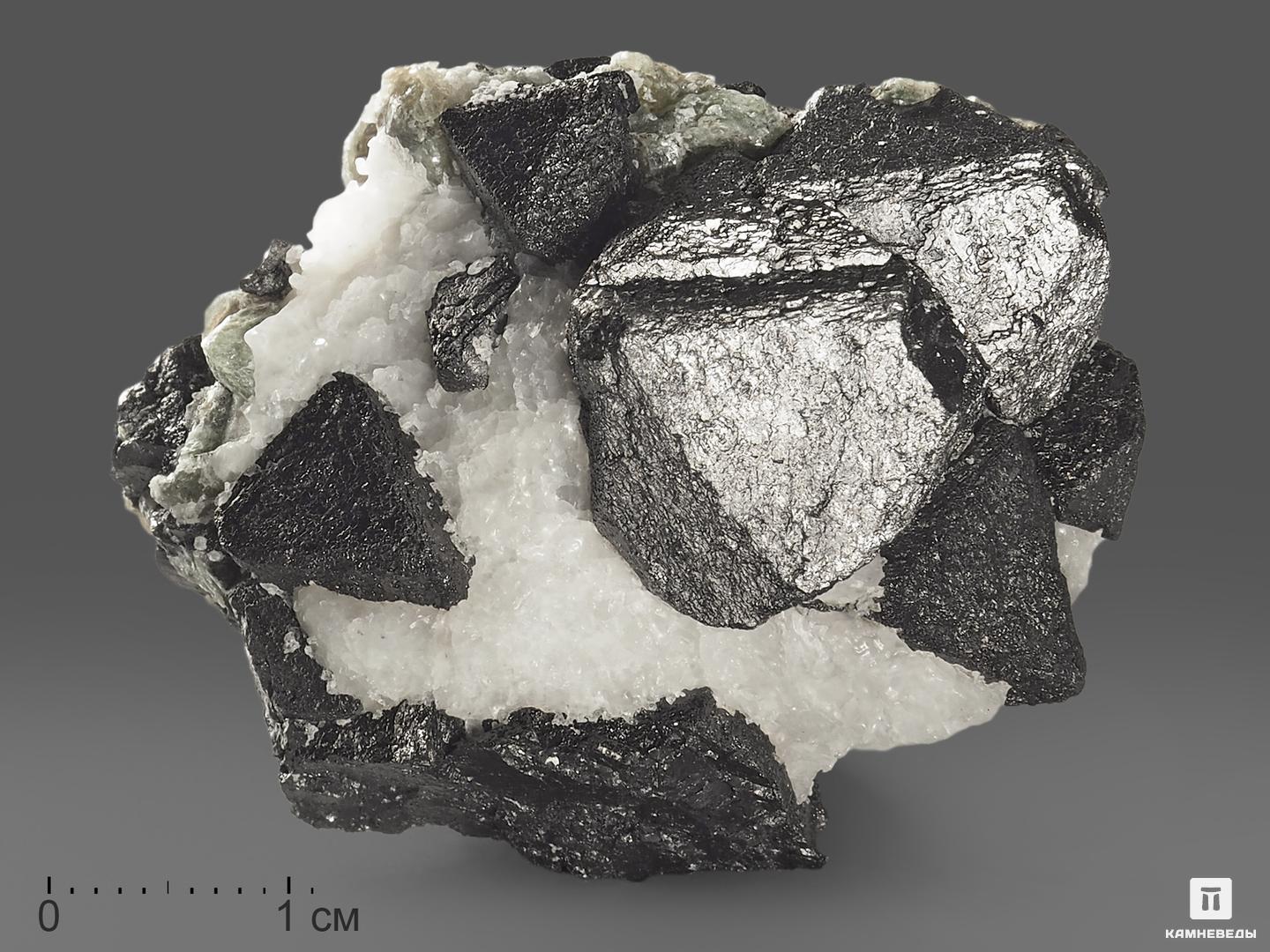 Магнетит, сросток кристаллов 4,5х3,3х2,5 см магнетит сросток кристаллов 4х3 5х3 см