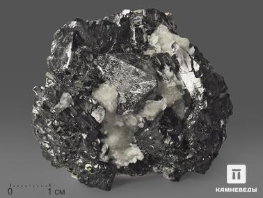 Магнетит. Магнетит, сросток кристаллов 5,5х4,5х4 см