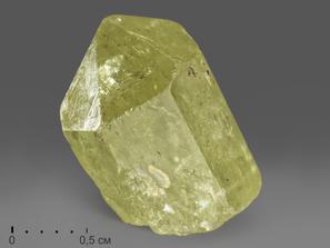 Апатит, кристалл в пластиковом боксе 1,5-2,5 см