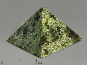 Пирамида из змеевика, 3х3х2,2 см