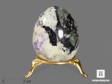 Яйцо из бербанкита с флюоритом, 6х4,7 см