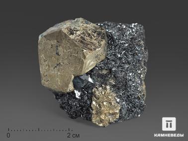 Пирит, Гематит. Пирит в гематите, кристалл 4,2х3,7х3,6 см