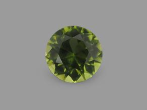 Хризолит (оливин), огранка 7х4,5 мм (1,35 ct)