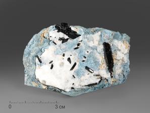 Нептунит, кристаллы на породе 7,4х4,7х3 см
