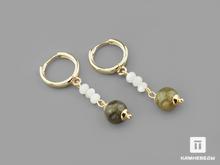 Серьги из гроссуляра (зелёного граната) и перламутра