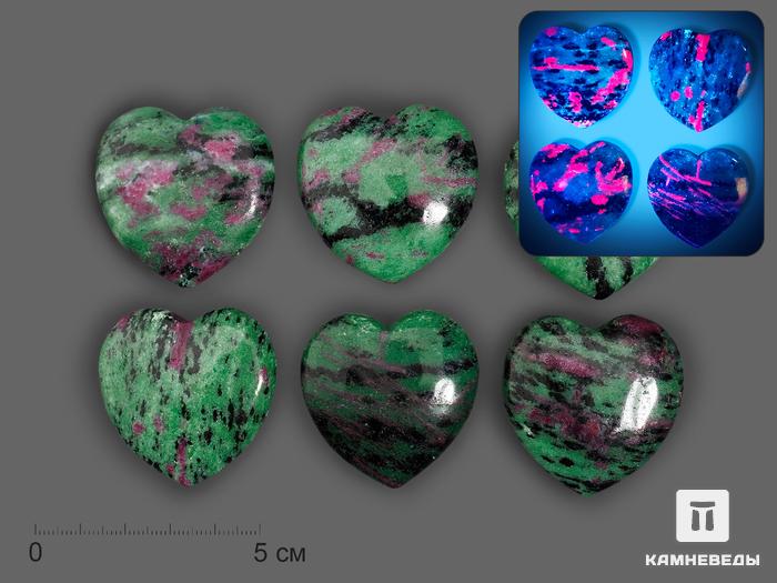 Сердце из цоизита с красным корундом, 4х4х1,3 см, 18696, фото 1