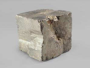 Пирит, кубический кристалл 4х3,8х3,5 см