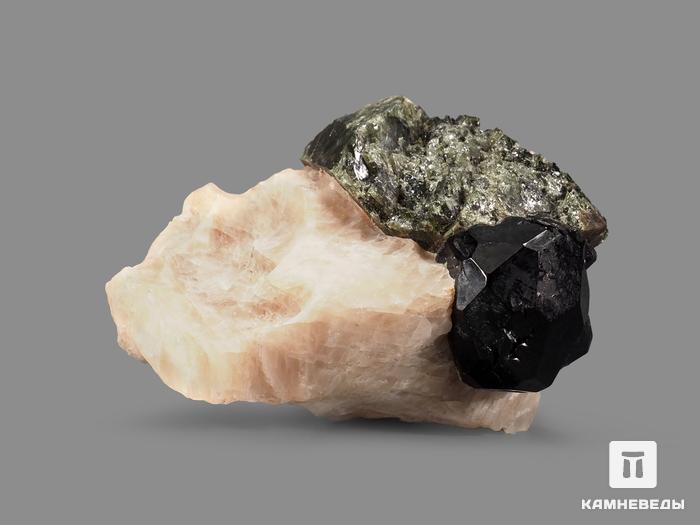 Шпинель чёрная кристаллы с кальцитом и диопсидом, 4х3,2х2,3 см, 21052, фото 3