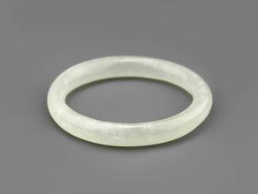 Кольцо из нефрита светлого, ширина 3-4 мм