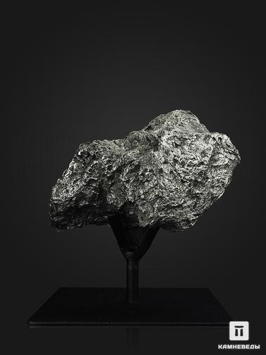 Метеориты. Метеорит Кампо-дель-Сьело на подставке, 16х15х15 см