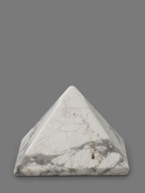 Пирамида из магнезита, 5х5х3,5 см