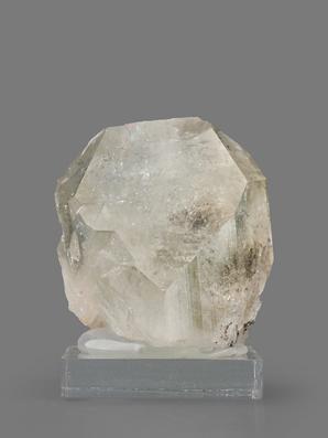 Топаз, кристалл на подставке 3,5х3,5х2,8 см