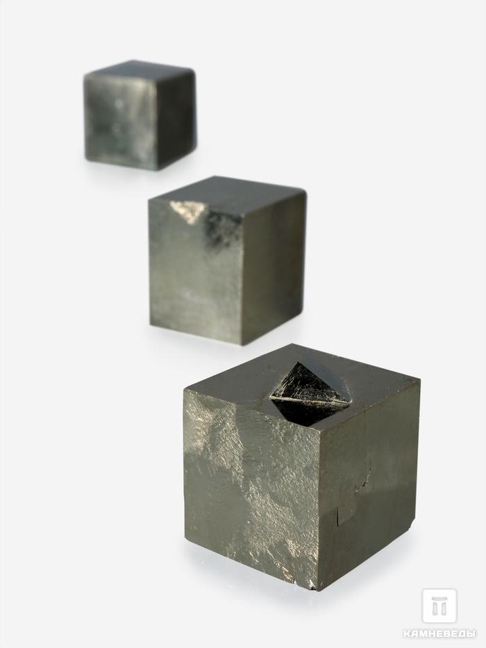 Пирит, кубический кристалл 2х2 см, 10-60, фото 1