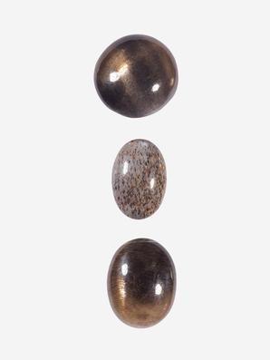 Солнечный камень с астеризмом, кабошон 1,5-2 см (1,5-4 г)