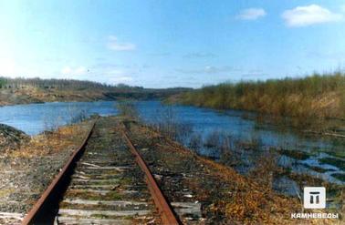 Заброшенная железная дорога на Вятско-Камском месторождении. По этой железной дороге с месторождения вывозили добытые фосфориты.