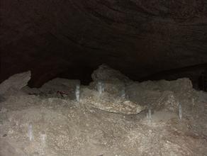 Лёд. Ледяные сталагмиты в Кунгурской ледяной пещере