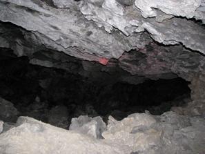Кунгурская ледяная пещера в толщах ангидрита