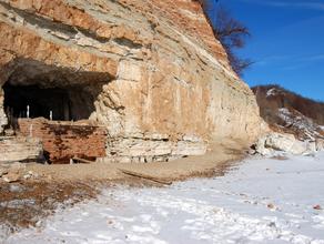 Вход в Сюкеевские штольни. Вход в Сюкеевские штольни.